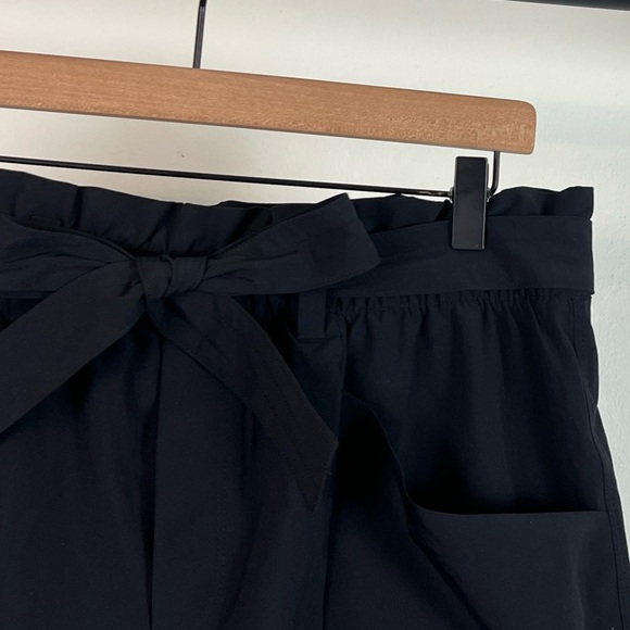 Athleta Skyline Tie Waist Paperbag Pocket Skort Skirt Black - Picture 6 of 8
